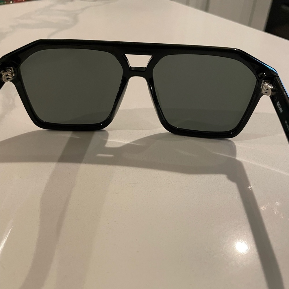 Quay Australia Black Sunglasses - Picture 3 of 6